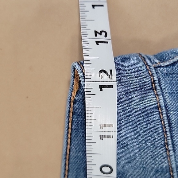 FashionNova Size 3 Distressed Medium Wash Skinny Jeans, Gently Used Condition - Picture 3 of 15